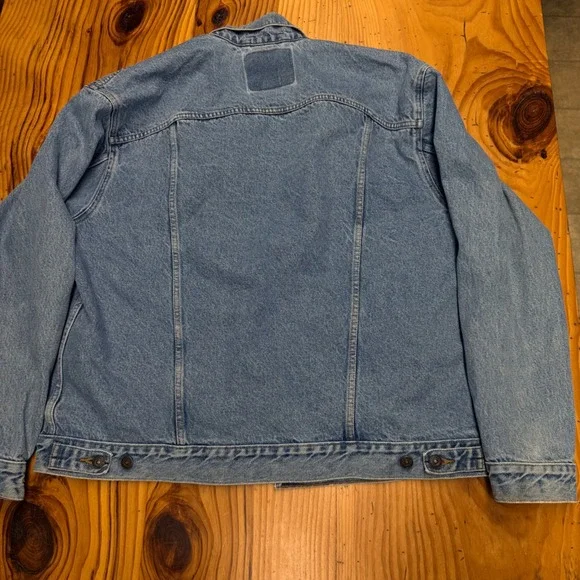 Levis Relaxed Trucker Jacket Mens XL Light Wash Blue Denim Cotton Vintage Style - Picture 10 of 15
